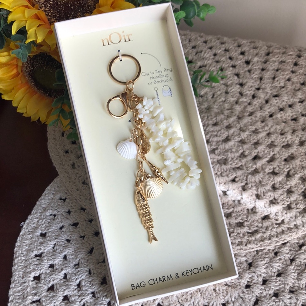 nOir Gold & White Seashell BEACHY Sardine Bag Charm Keychain